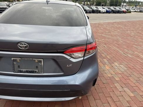Used 2020 Toyota Corolla LE FWD image 11