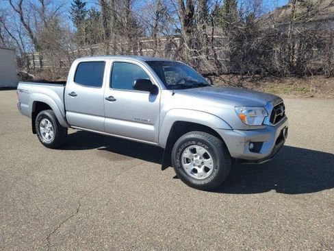 Used 2015 Toyota Tacoma 4x4 Double Cab w/ TRD Off-Road Package image 8
