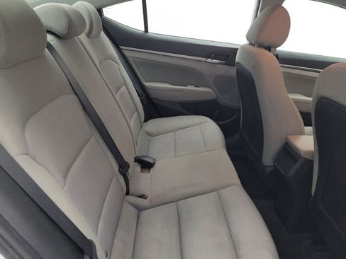 Used 2017 Hyundai Elantra SE FWD image 19