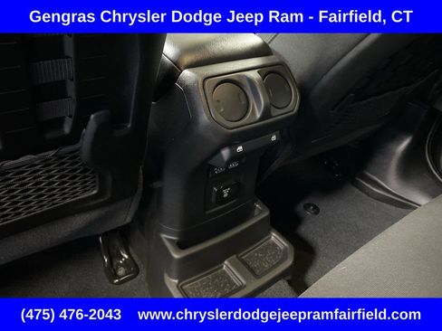 Used 2022 Jeep Wrangler Unlimited Rubicon 4xe w/ Cold Weather Group AWD/4WD image 27