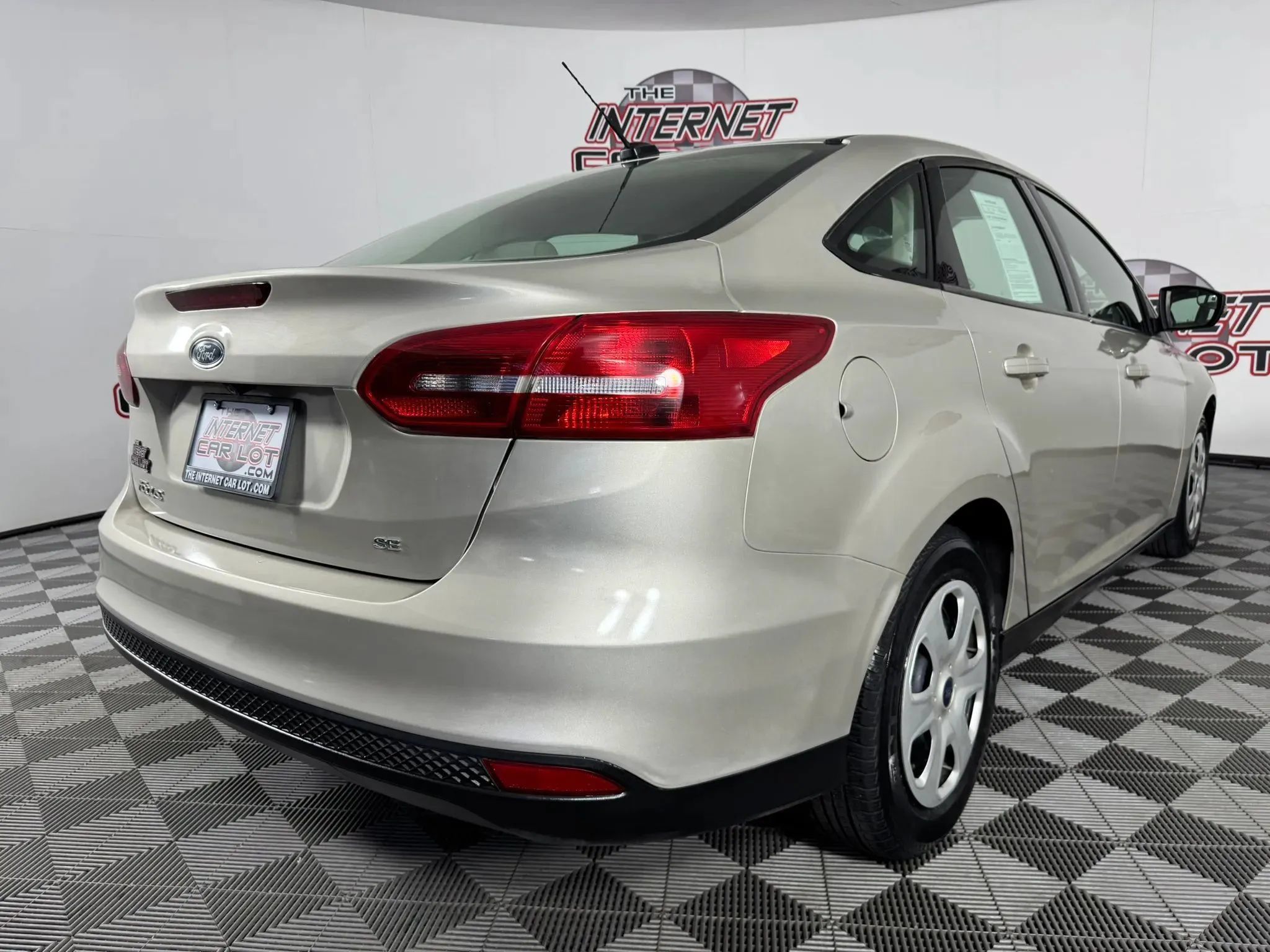 Used 2017 Ford Focus SE FWD image 25