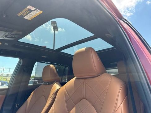 Used 2023 Toyota Highlander Platinum FWD image 10