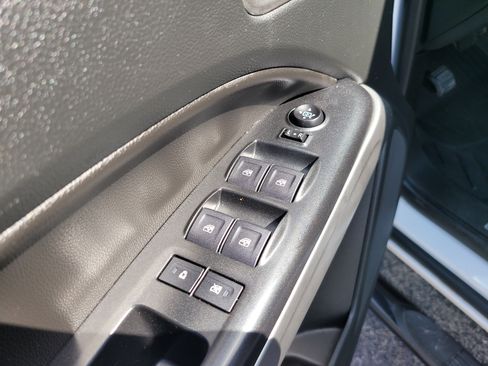 Used 2022 Chevrolet Colorado ZR2 w/ LPO, Power Package image 17