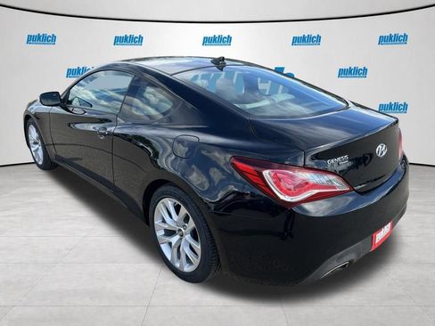 Used 2016 Hyundai Genesis 3.8 RWD image 7