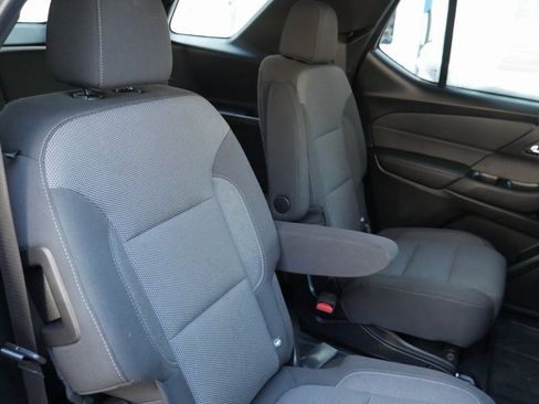 Used 2023 Chevrolet Traverse LT image 24