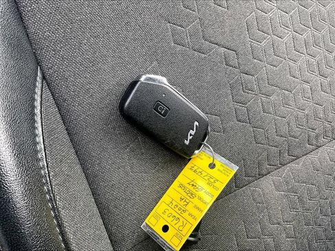 Used 2024 Kia Seltos S AWD/4WD image 12