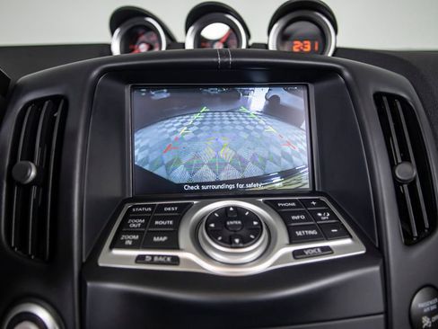 Used 2018 Nissan 370Z Touring RWD image 28