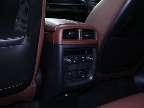 Used 2019 Buick Envision Premium image 16