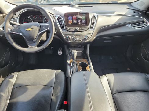 Used 2017 Chevrolet Malibu Premier image 9