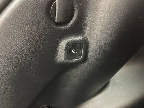 Used 2019 Jeep Compass Limited AWD/4WD image 28