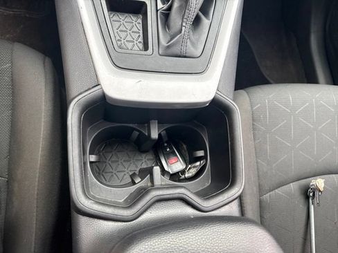 Used 2024 Toyota RAV4 XLE FWD image 22