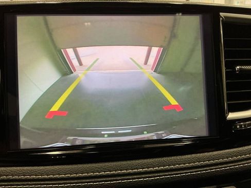 Used 2023 Chrysler Pacifica Limited FWD image 23