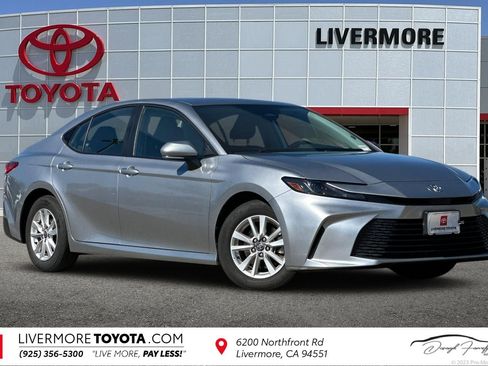 Used 2025 Toyota Camry LE image 1