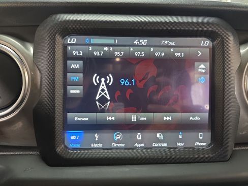 Used 2018 Jeep Wrangler Unlimited Sahara AWD/4WD image 20