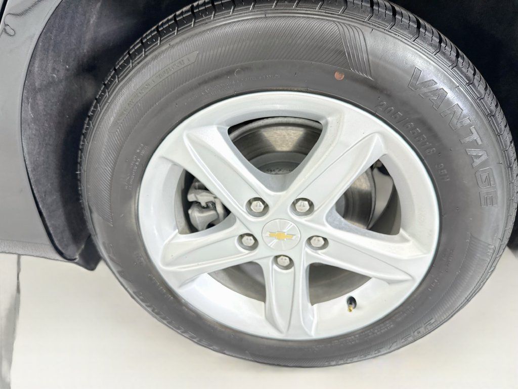 Used 2023 Chevrolet Malibu LS FWD image 29