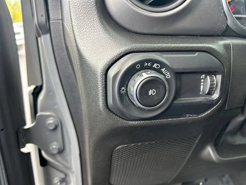 Used 2023 Jeep Wrangler Sport AWD/4WD image 31
