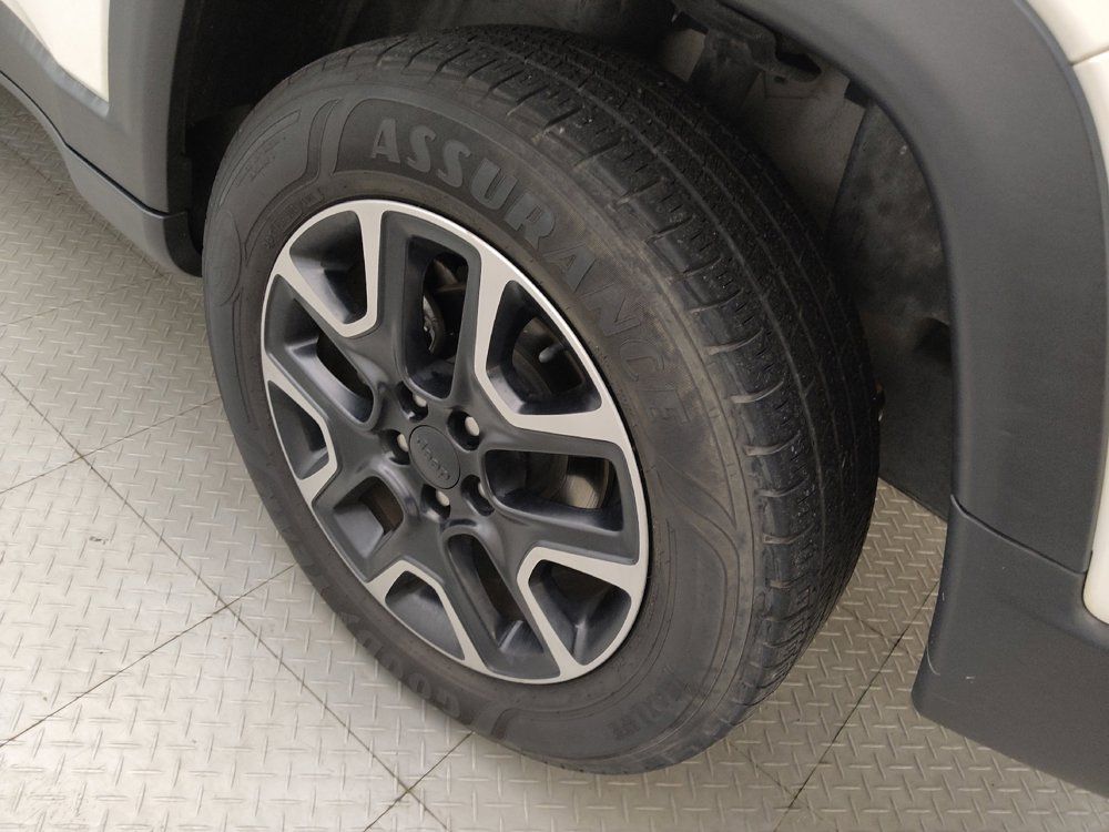 Used 2018 Jeep Compass Trailhawk w/ Leather Interior Group AWD/4WD image 31