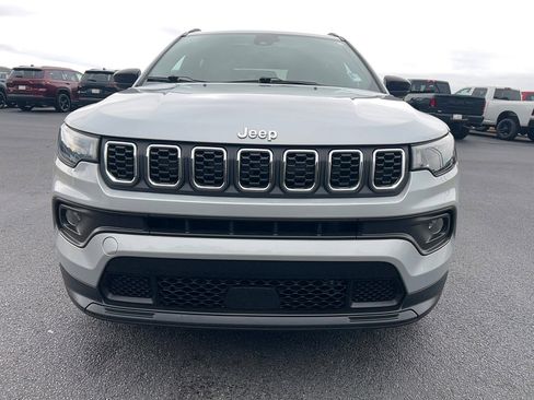 Used 2024 Jeep Compass Latitude w/ Sun and Sound Group image 2