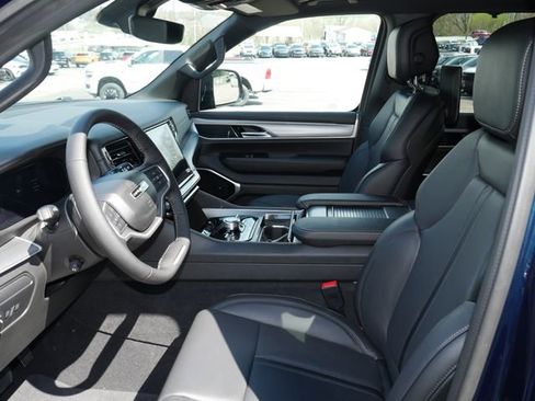 New 2026 Jeep Grand Wagoneer Limited AWD/4WD image 2