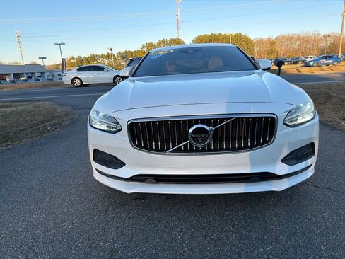 Used 2018 Volvo S90 T5 Momentum w/ Convenience Package image 3