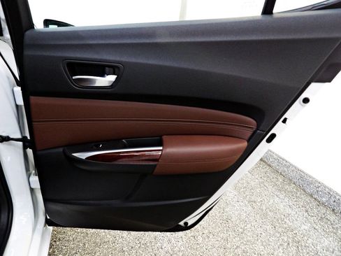 Used 2016 Acura TLX FWD image 11