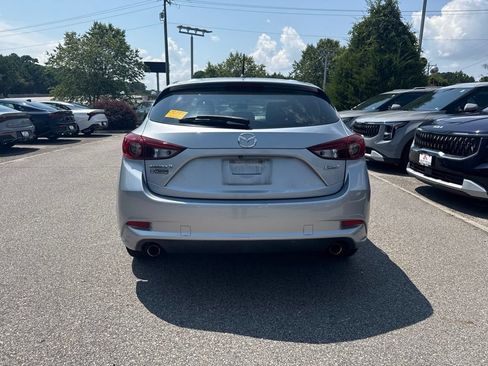 Used 2017 MAZDA MAZDA3 Sport FWD image 4