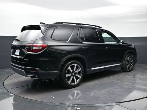 Certified 2025 Honda Pilot Touring image 5