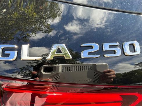Used 2025 Mercedes-Benz GLA 250 4MATIC image 33