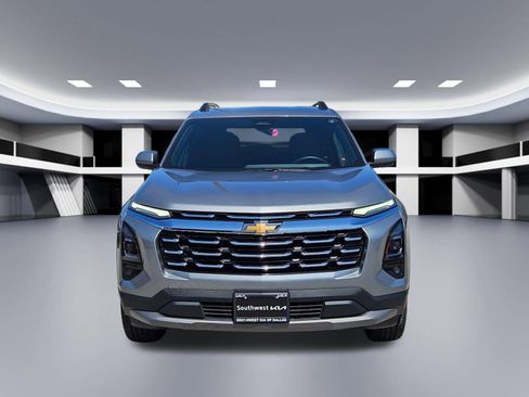 Used 2025 Chevrolet Equinox LT w/ Convenience Package II FWD image 9