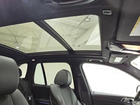 Used 2021 BMW X5 xDrive40i w/ Premium Package image 45