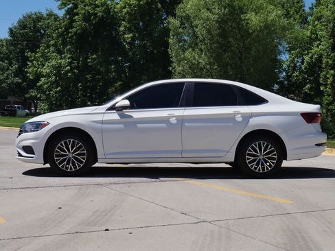 Used 2020 Volkswagen Jetta SE w/ SE Cold Weather Package FWD image 10