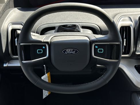 New 2026 Ford Expedition Active image 15