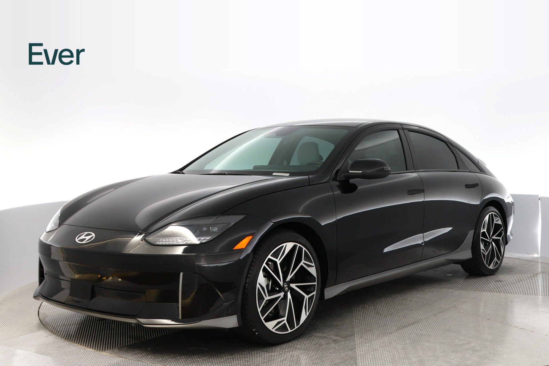 Used 2025 Hyundai Ioniq 6 SEL RWD image 2