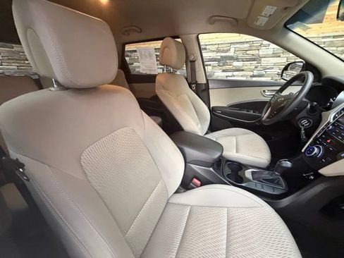 Used 2018 Hyundai Santa Fe SE AWD/4WD image 13