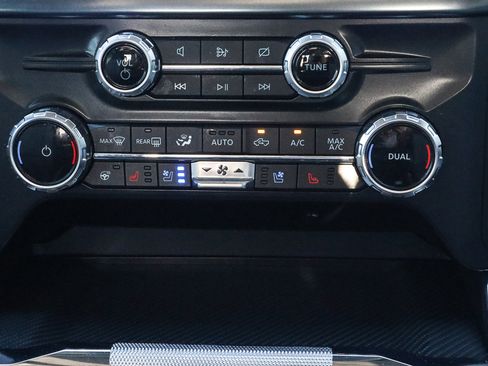 Used 2022 Ford F150 Limited image 30