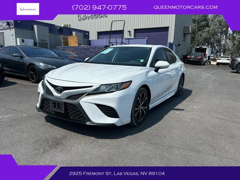 Used 2020 Toyota Camry SE w/ Convenience Package image 1
