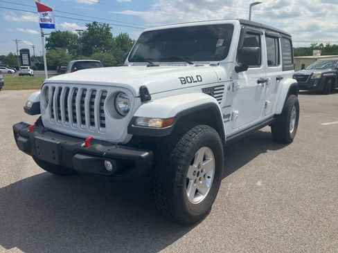 Used 2020 Jeep Wrangler Unlimited Sahara AWD/4WD image 3