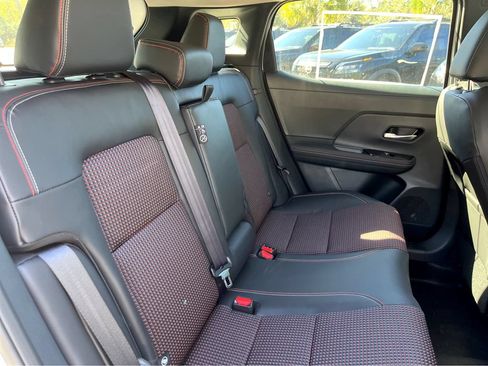 Used 2025 Nissan Kicks SR FWD image 5