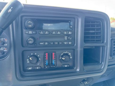 Used 2005 Chevrolet Silverado 1500 LS w/ Light Duty Power Package RWD image 16