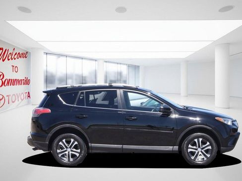 Used 2016 Toyota RAV4 LE AWD/4WD image 5