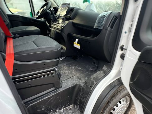 Used 2025 RAM ProMaster 2500 w/ Premium Convenience Group image 19
