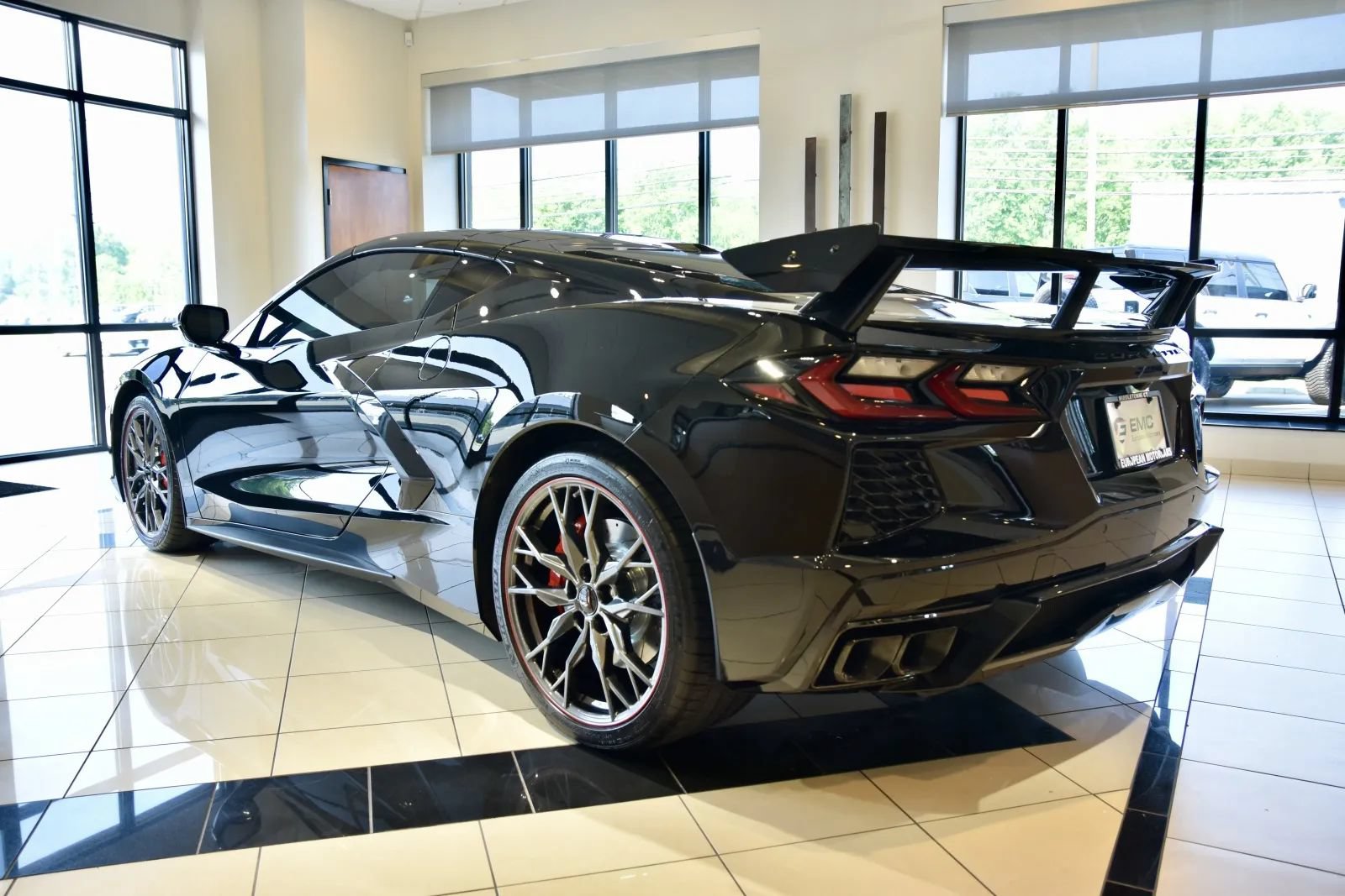 Used 2025 Chevrolet Corvette Stingray Coupe w/ 1LT RWD image 4