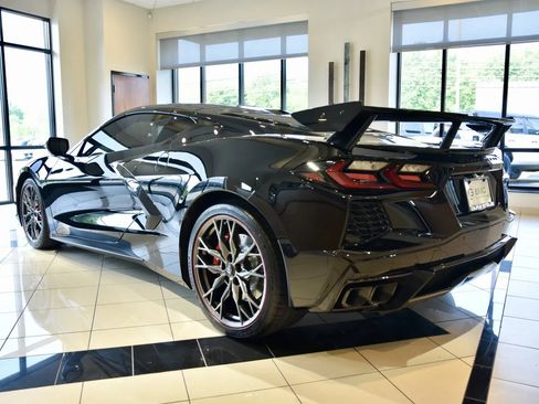 Used 2025 Chevrolet Corvette Stingray Coupe w/ 1LT RWD image 4
