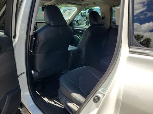 New 2026 Toyota Highlander Limited AWD/4WD image 10