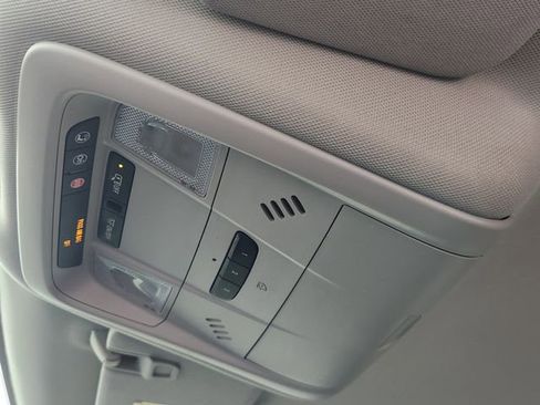 Used 2019 Chevrolet Equinox LT FWD image 25