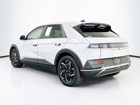 Used 2024 Hyundai Ioniq 5 SEL image 5