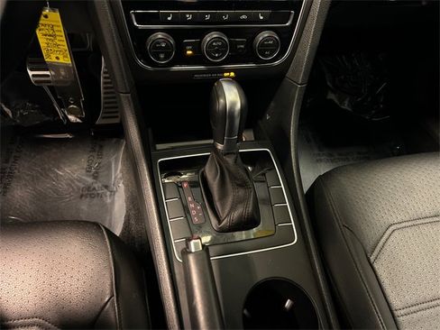 Used 2018 Volkswagen Passat 2.0T R-Line image 27