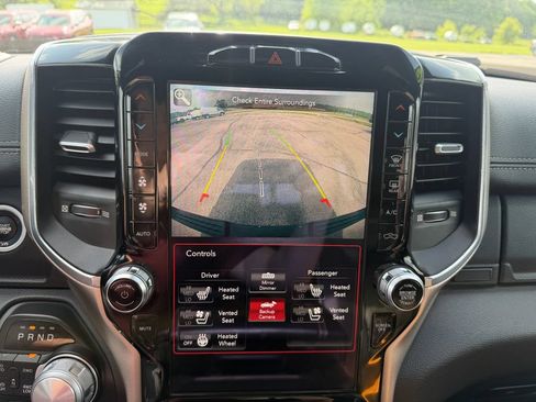 Used 2019 RAM 1500 Laramie AWD/4WD image 28