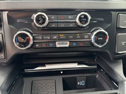 New 2025 Ford F250 Platinum w/ FX4 Off-Road Package image 18