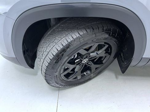 Used 2025 Volkswagen Atlas Peak Edition SE AWD/4WD image 23